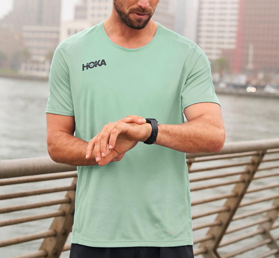 Hoka Australia One One Performance Short Sleeve - Mens Tops Green - KOWMI-3104